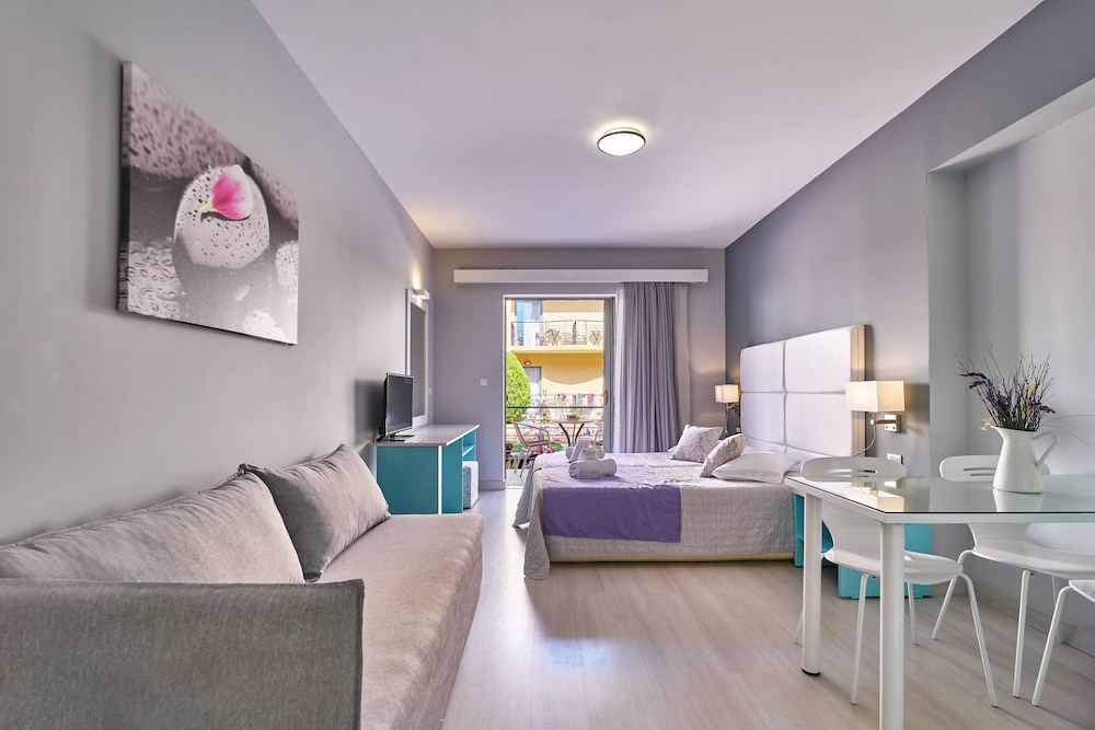 Sunrise Village Hotel — Rooms in Chania