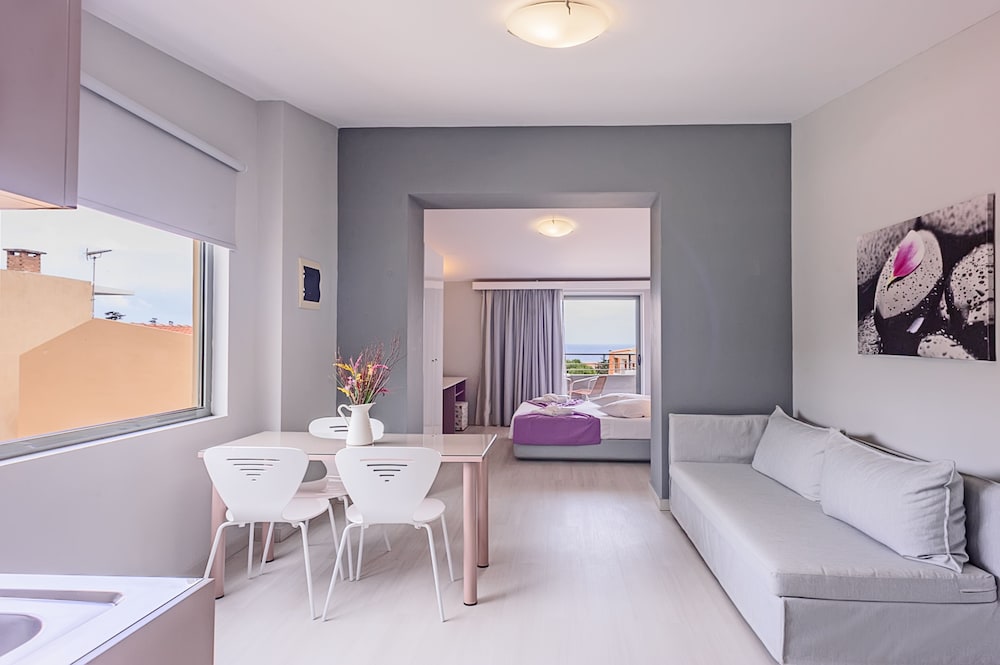 Sunrise Village Hotel — Rooms in Chania