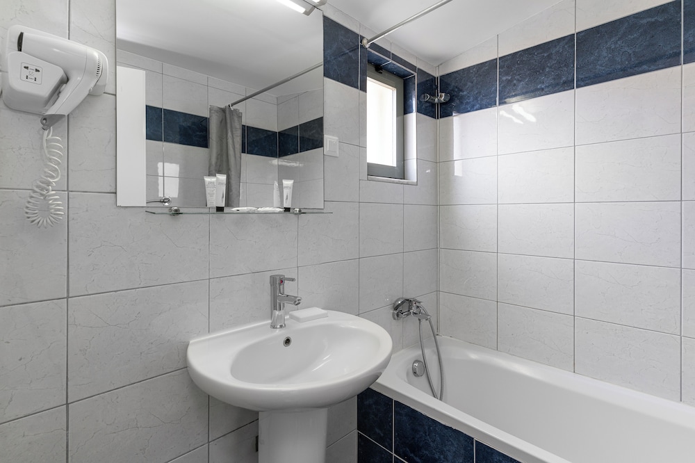 Sunrise Village Hotel — Rooms in Chania