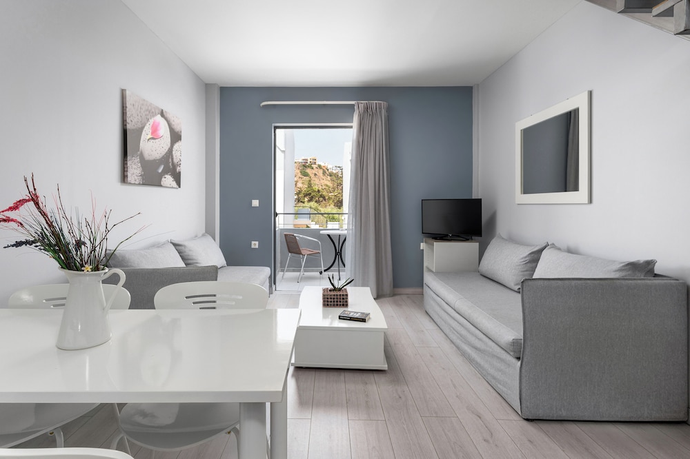Sunrise Village Hotel — Rooms in Chania