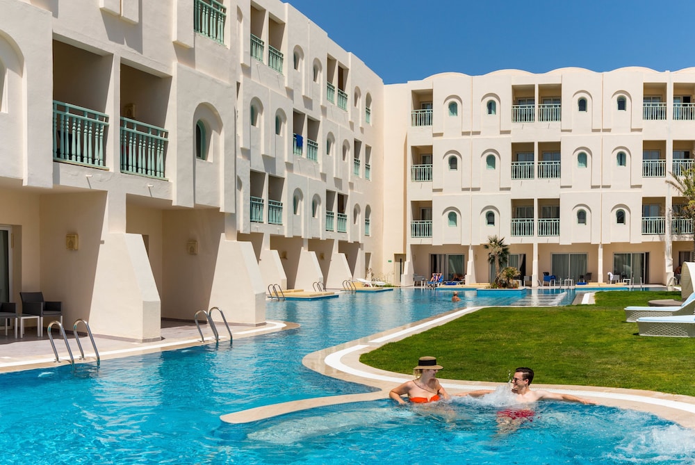 Ulysse Djerba Thalasso & Spa — Swimming pool in Mezraya, Medenine
