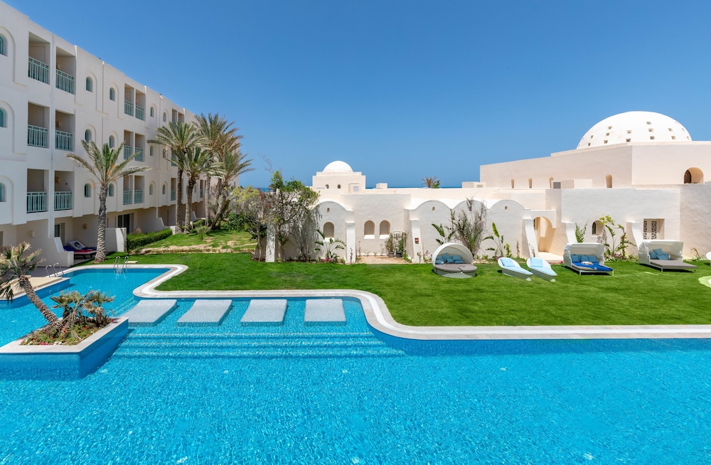 Ulysse Djerba Thalasso & Spa — Swimming pool in Mezraya, Medenine
