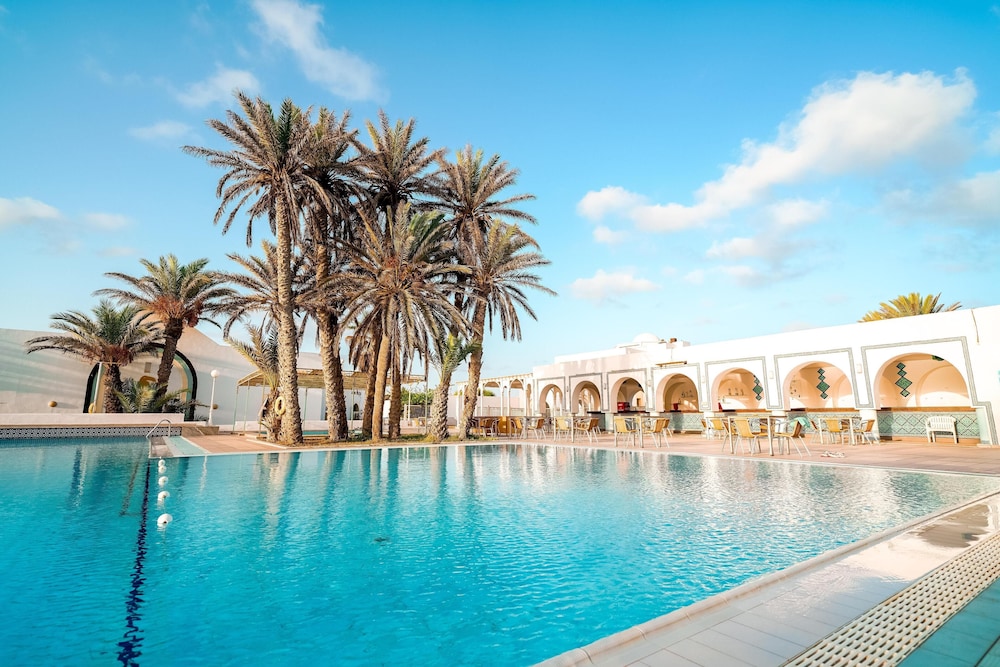 Calimera Yati Beach All Inclusive — Swimming pool in Aghir, Medenine