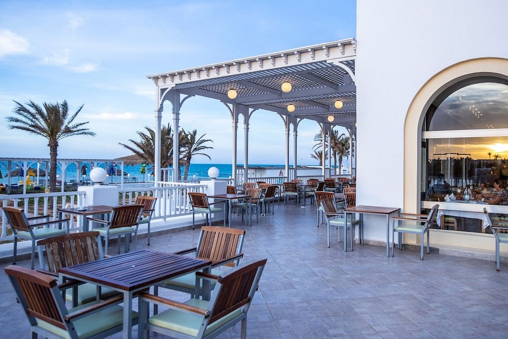Calimera Yati Beach All Inclusive — Restaurant & bars in Aghir, Medenine