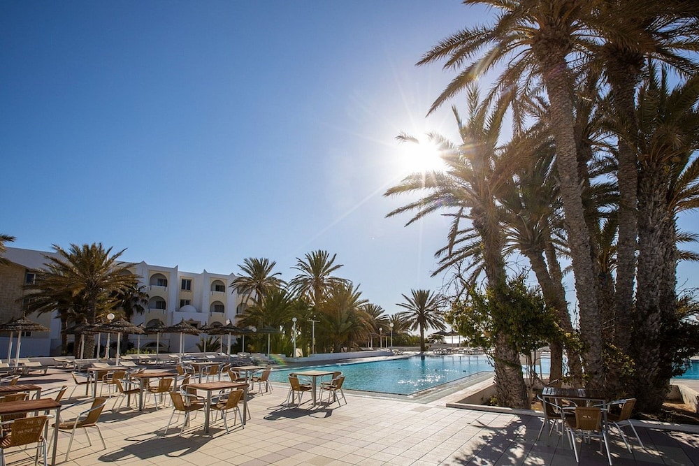 Calimera Yati Beach All Inclusive — Swimming pool in Aghir, Medenine