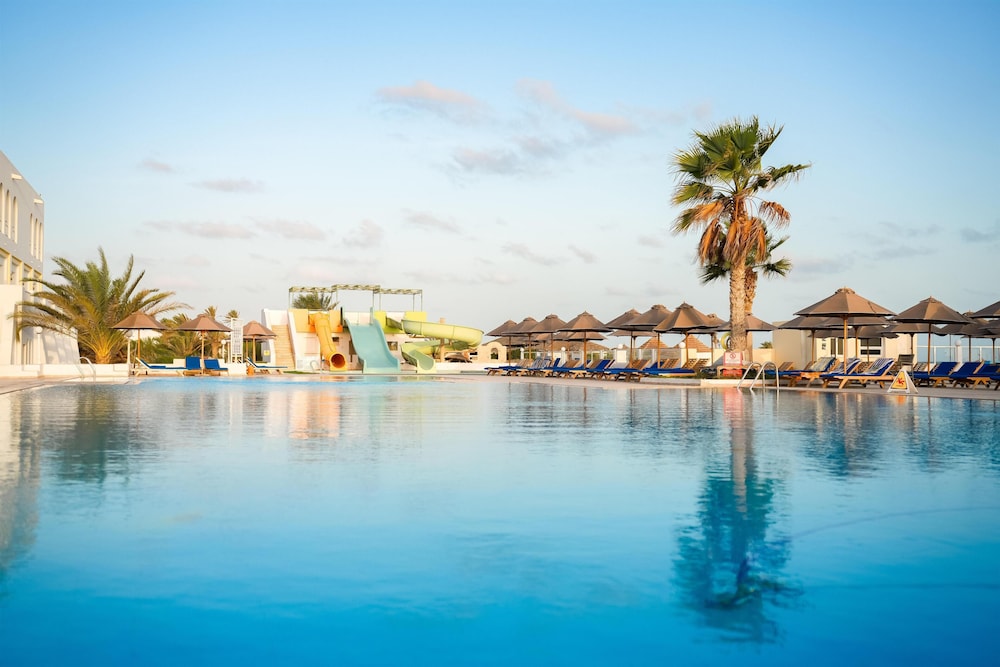 Calimera Yati Beach All Inclusive — Swimming pool in Aghir, Medenine