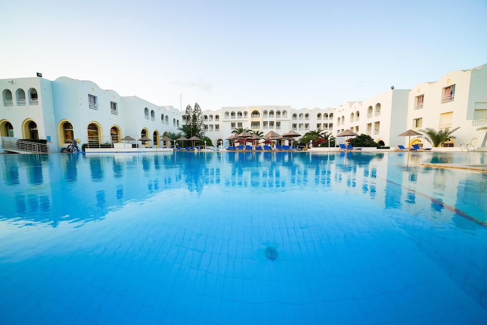 Calimera Yati Beach All Inclusive — Swimming pool in Aghir, Medenine