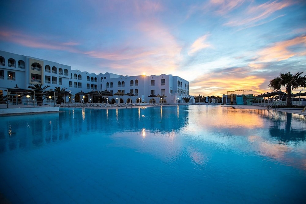 Calimera Yati Beach All Inclusive — Swimming pool in Aghir, Medenine