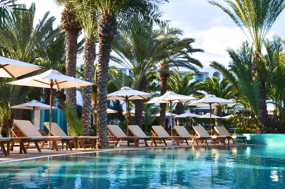 Royal Garden Palace (Families and Couples) — Swimming pool in Aghir, Medenine