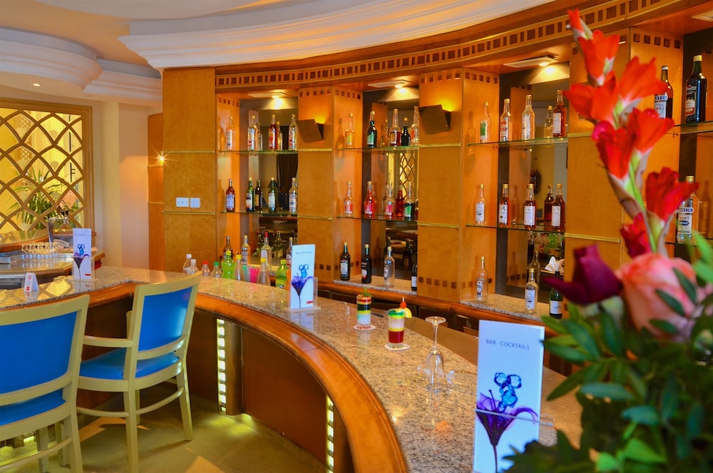 Royal Garden Palace (Families and Couples) — Restaurant & bars in Aghir, Medenine
