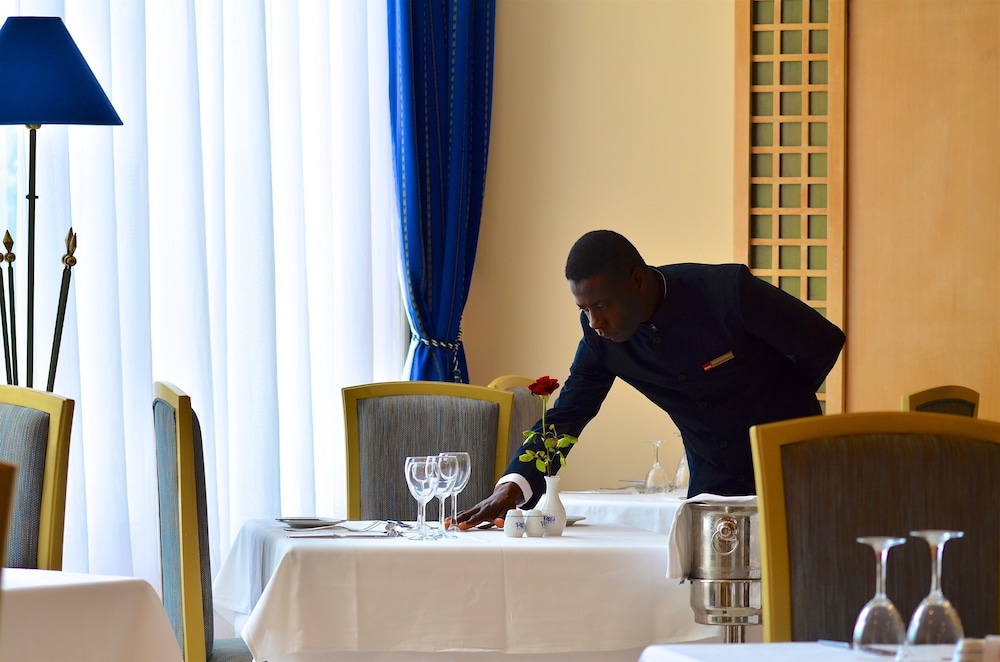 Royal Garden Palace (Families and Couples) — Restaurant & bars in Aghir, Medenine