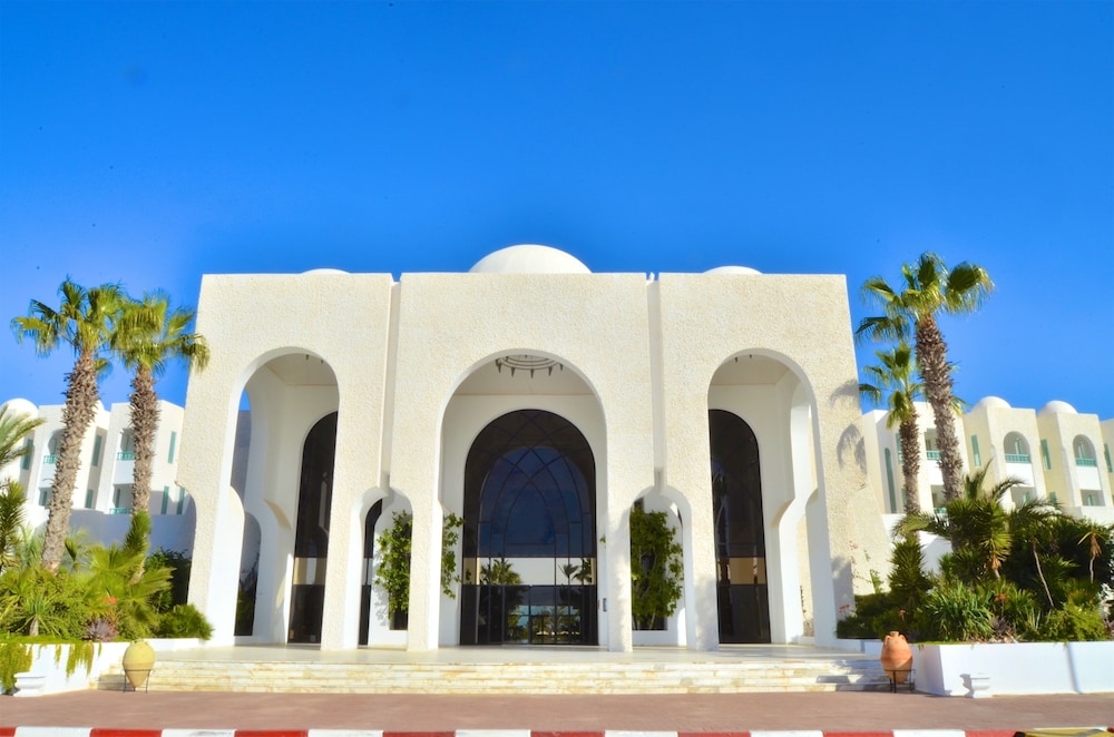 Royal Garden Palace (Families and Couples) — Hotel building in Aghir, Medenine