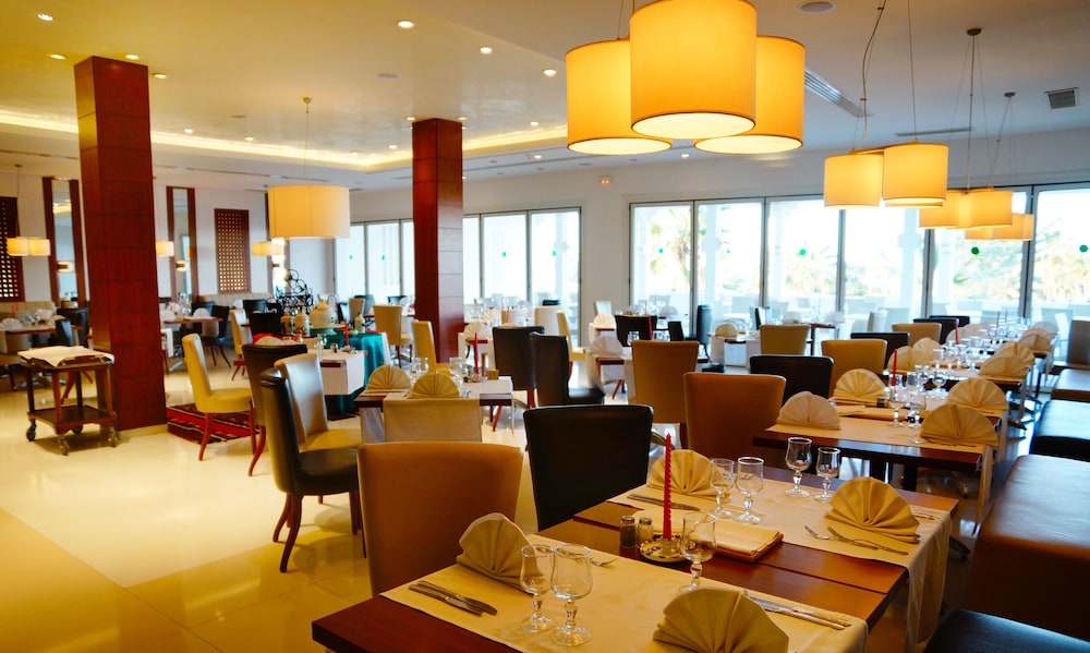 Djerba Plaza Thalasso & Spa — Restaurant & bars in Aghir, Medenine