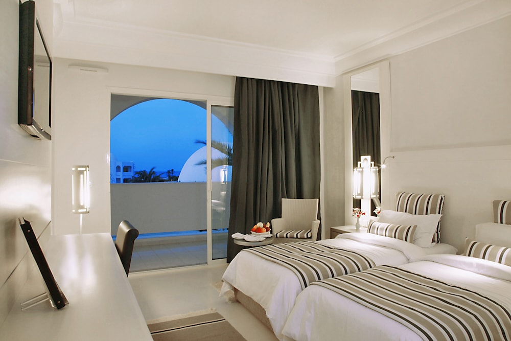 Djerba Plaza Thalasso & Spa — Hotel rooms in Aghir, Medenine
