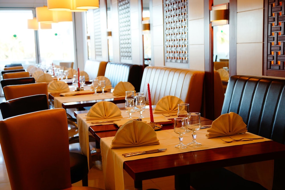 Djerba Plaza Thalasso & Spa — Restaurant & bars in Aghir, Medenine