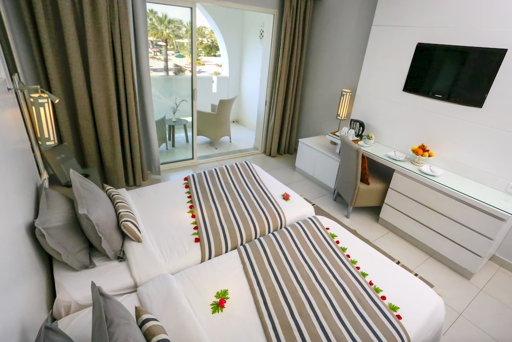 Djerba Plaza Thalasso & Spa — Hotel rooms in Aghir, Medenine