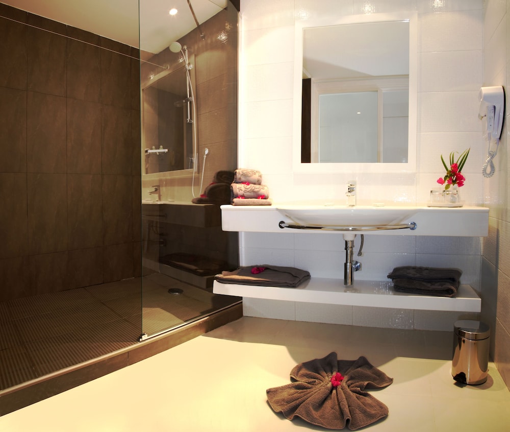 Djerba Plaza Thalasso & Spa — Hotel rooms in Aghir, Medenine