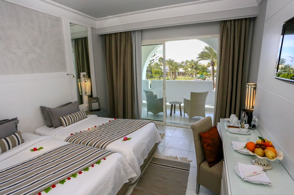 Djerba Plaza Thalasso & Spa — Hotel rooms in Aghir, Medenine