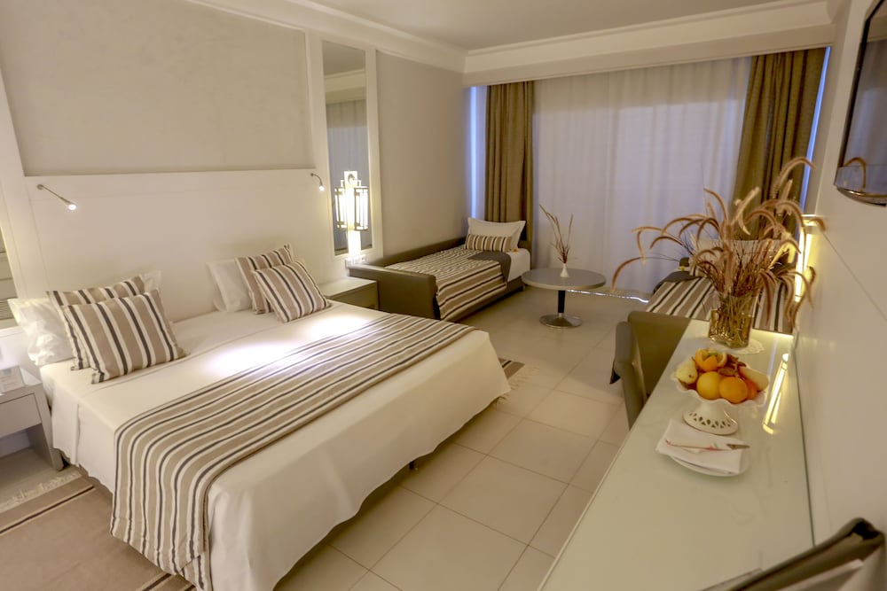 Djerba Plaza Thalasso & Spa — Hotel rooms in Aghir, Medenine