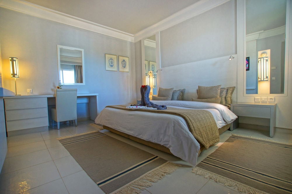 Djerba Plaza Thalasso & Spa — Hotel rooms in Aghir, Medenine