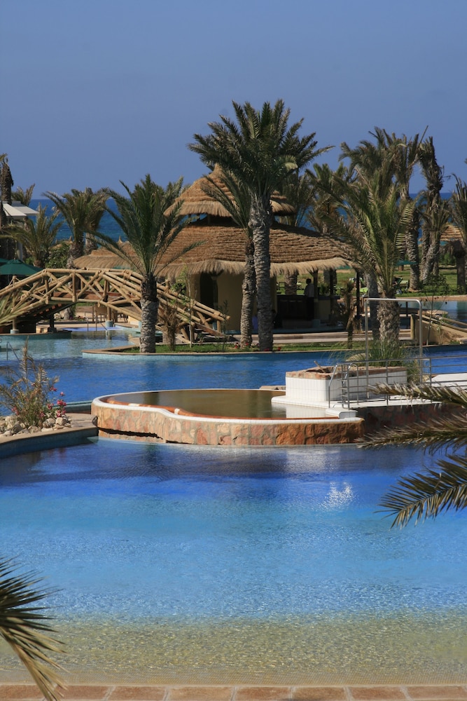 Hasdrubal Prestige Thalassa & Spa Djerba — Swimming pool in Mezraya, Medenine