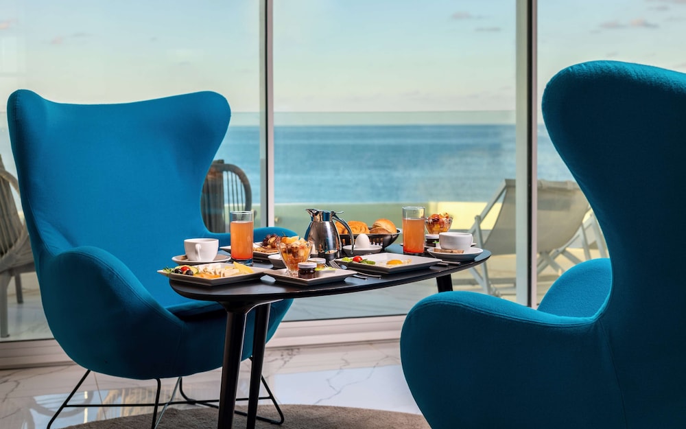 Radisson Blu Athénée Palace Resort & Thalasso, Djerba — Restaurant & bars in Mezraya, Medenine