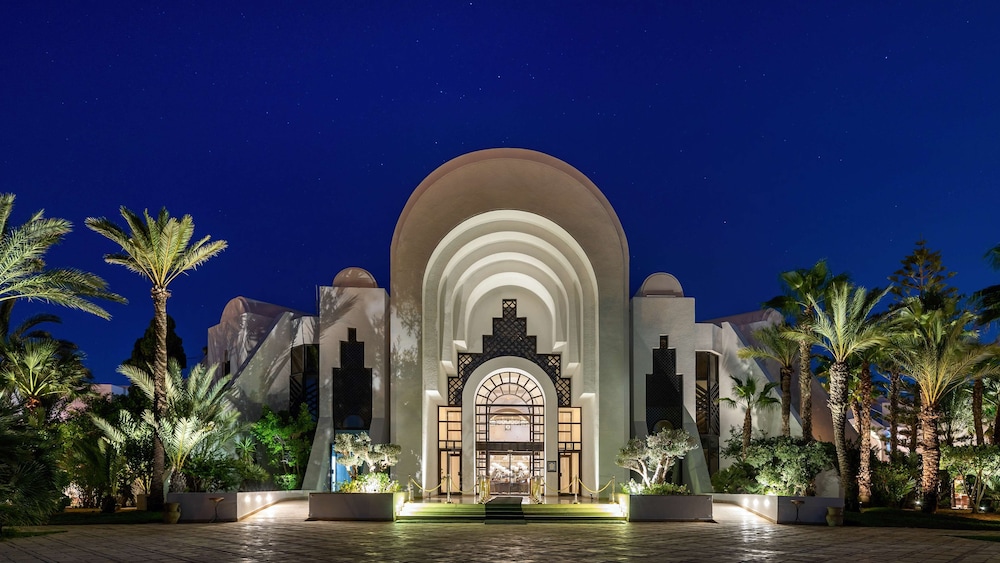 Radisson Blu Athénée Palace Resort & Thalasso, Djerba — Hotel building in Mezraya, Medenine