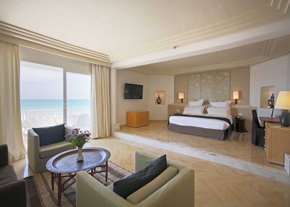Radisson Blu Athénée Palace Resort & Thalasso, Djerba — Hotel rooms in Mezraya, Medenine