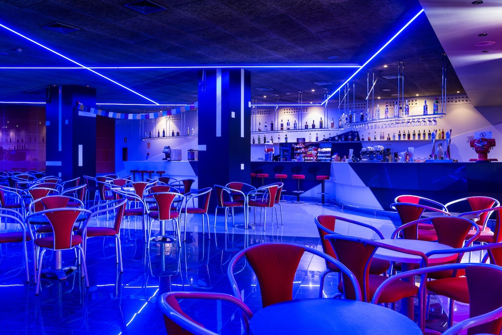 Costa Encantada Suites & Resort — Restaurant & bars in Lloret de Mar, Catalonia