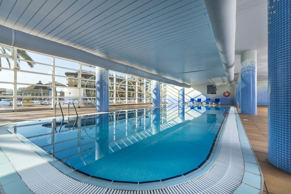 Costa Encantada Suites & Resort — Swimming pool in Lloret de Mar, Catalonia