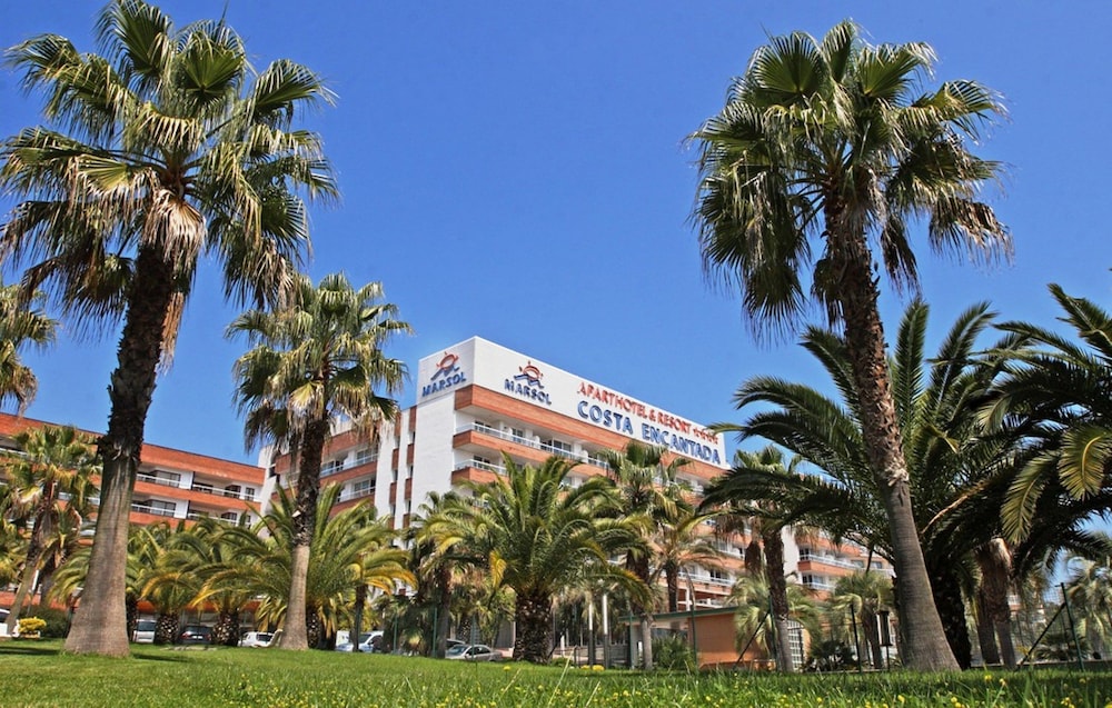 Costa Encantada Suites & Resort — Hotel building in Lloret de Mar, Catalonia
