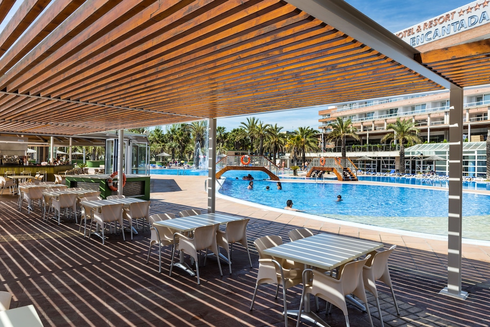 Costa Encantada Suites & Resort — Swimming pool in Lloret de Mar, Catalonia