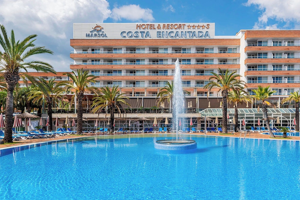 Costa Encantada Suites & Resort — Hotel building in Lloret de Mar, Catalonia
