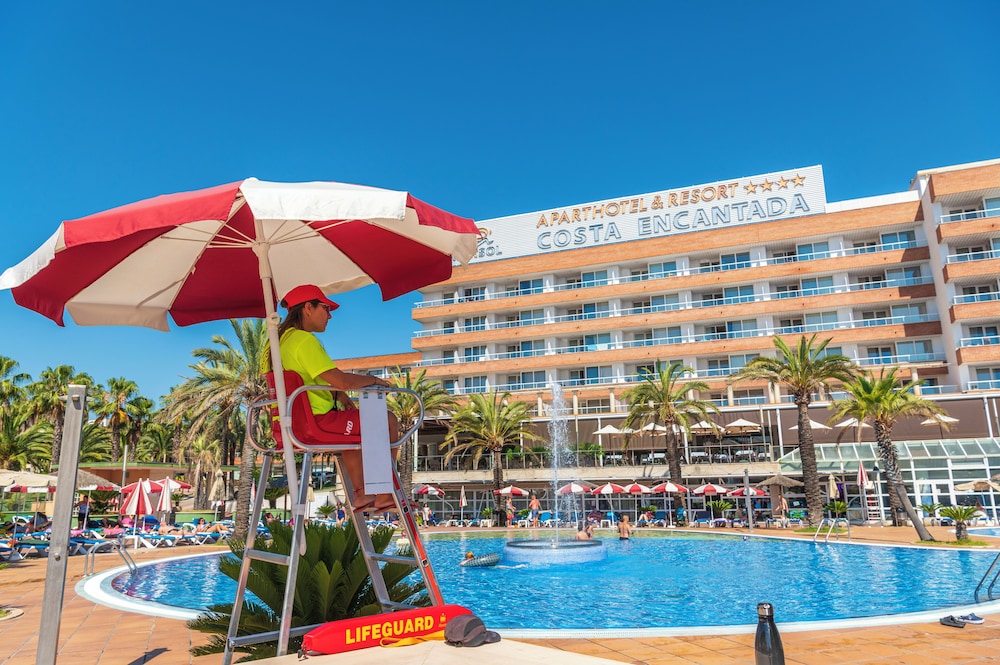 Costa Encantada Suites & Resort — Swimming pool in Lloret de Mar, Catalonia