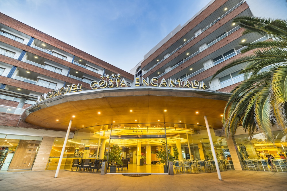 Costa Encantada Suites & Resort — Hotel building in Lloret de Mar, Catalonia