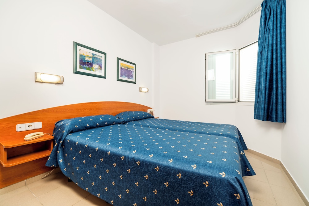 Costa Encantada Suites & Resort — Hotel rooms in Lloret de Mar, Catalonia