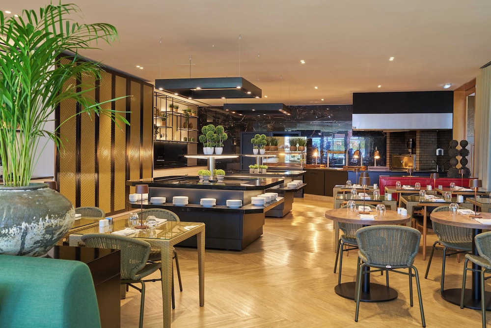 Golden Residence Hotel — Restaurant & bars in Funchal, Madeira
