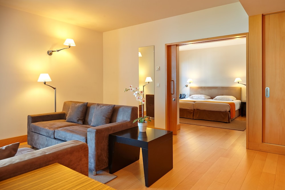 Golden Residence Hotel — Hotel rooms in Funchal, Madeira
