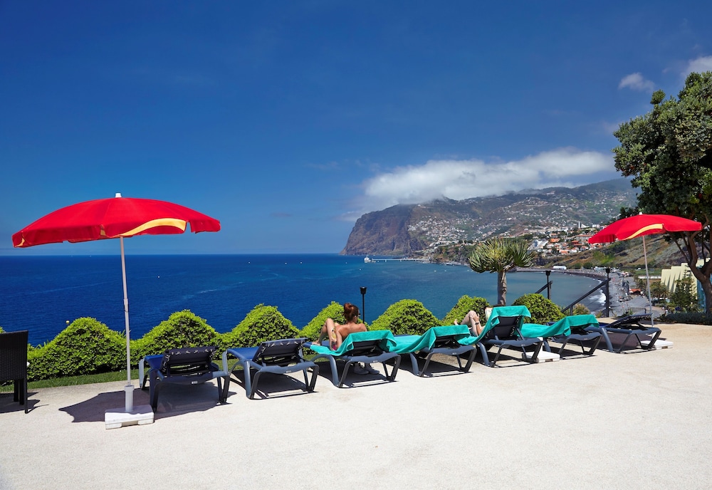 Golden Residence Hotel — Beach in Funchal, Madeira