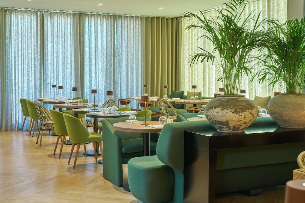 Golden Residence Hotel — Restaurant & bars in Funchal, Madeira