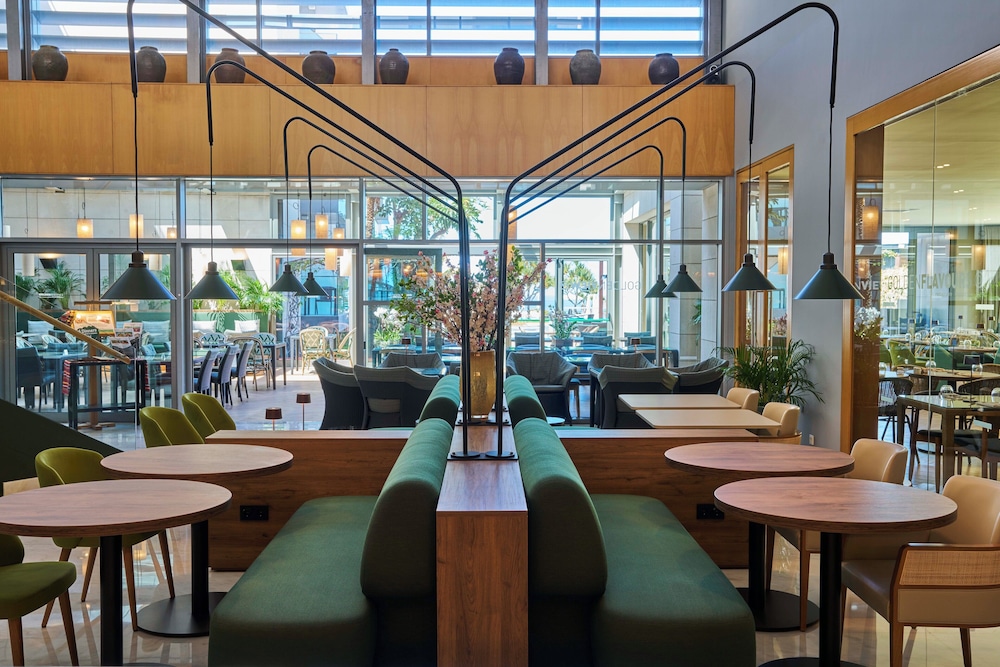 Golden Residence Hotel — Restaurant & bars in Funchal, Madeira