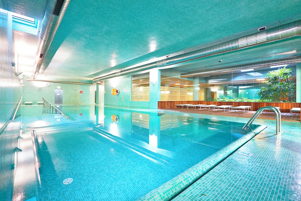 Golden Residence Hotel — Swimming pool in Funchal, Madeira