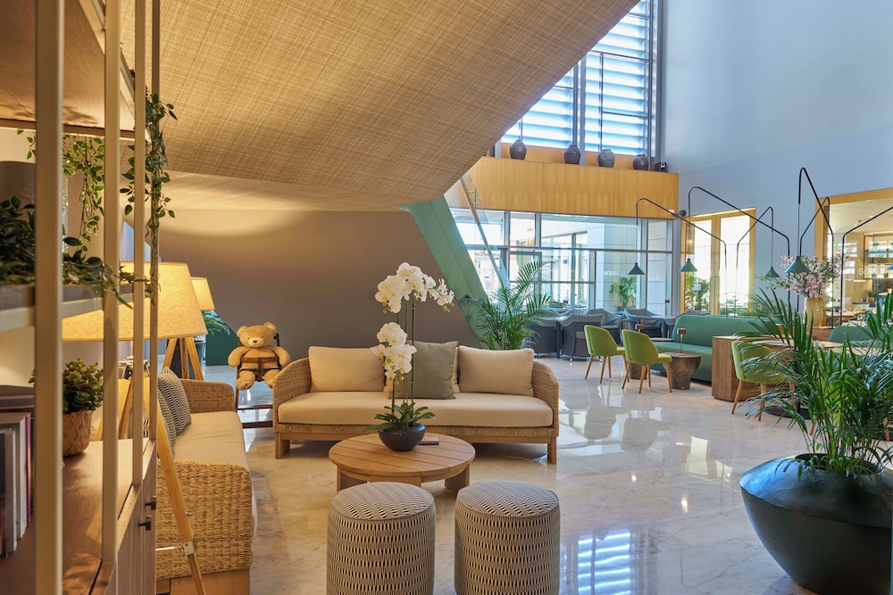 Golden Residence Hotel — Hotel building in Funchal, Madeira