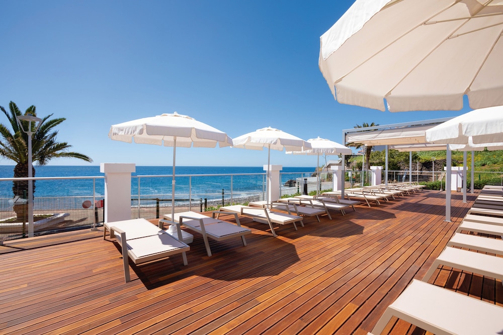 Hotel Riu Madeira - All Inclusive — Beach in Santa Cruz, Madeira