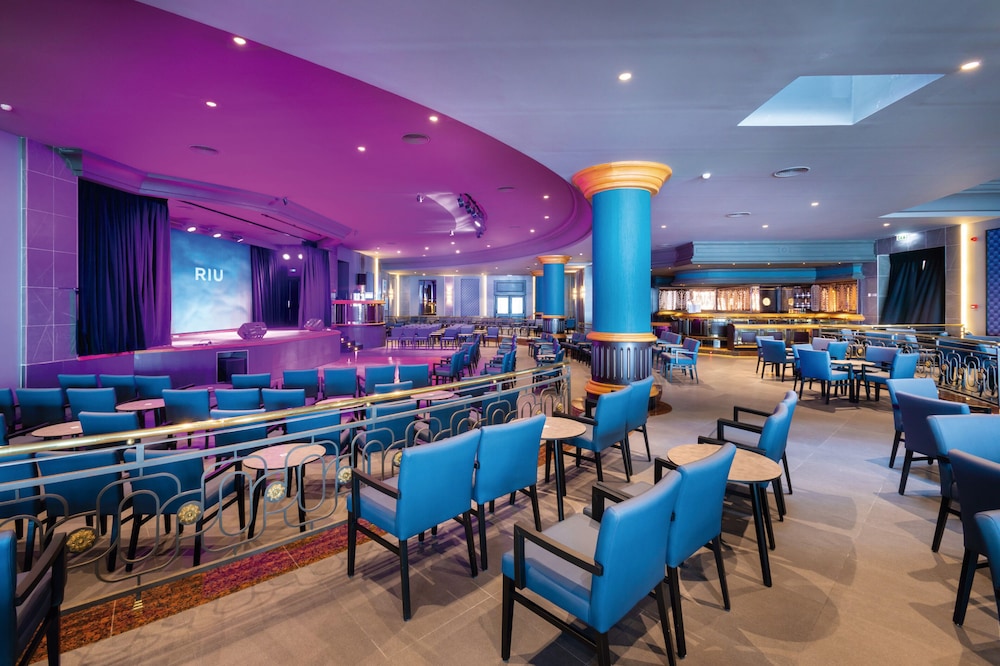 Hotel Riu Madeira - All Inclusive — Restaurant & bars in Santa Cruz, Madeira