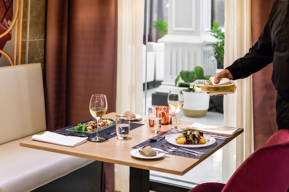 Hotel Riu Madeira - All Inclusive — Restaurant & bars in Santa Cruz, Madeira