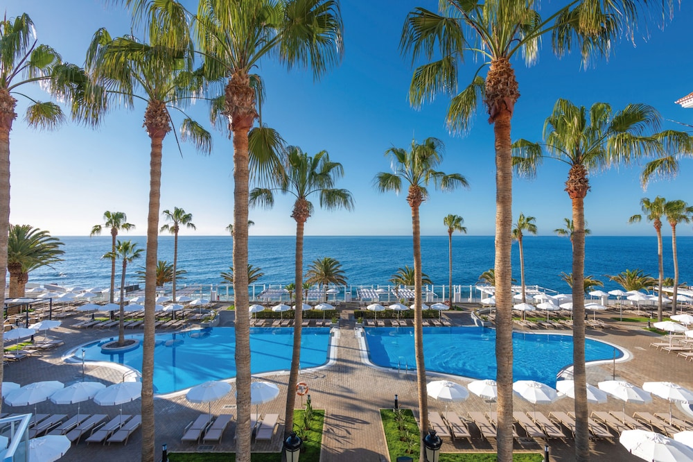 Hotel Riu Madeira - All Inclusive — Swimming pool in Santa Cruz, Madeira