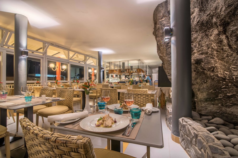 Sentido Galosol — Restaurant & bars in Santa Cruz, Madeira