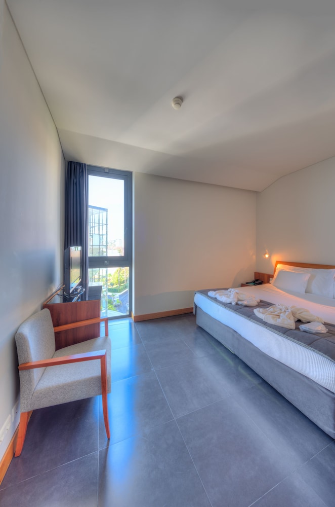 Vidamar Resort Madeira — Hotel rooms in Funchal, Madeira