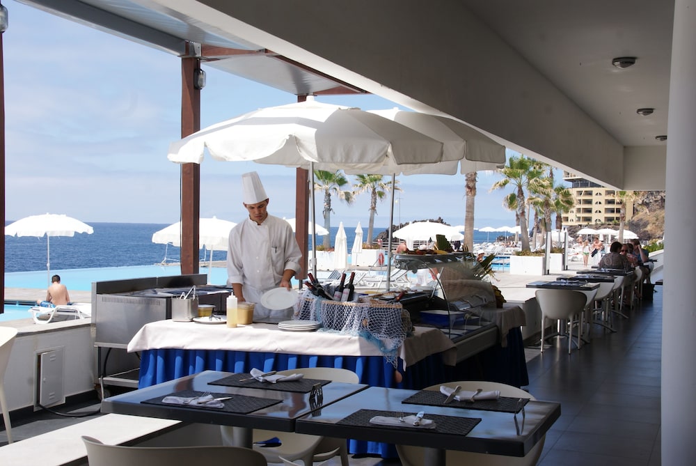 Vidamar Resort Madeira — Restaurant & bars in Funchal, Madeira